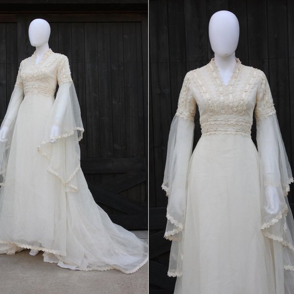 Vintage Boho Romantic Lace Renaissance Fairy Wedding Dress Gown Crochet Ethereal - Picture 1 of 10